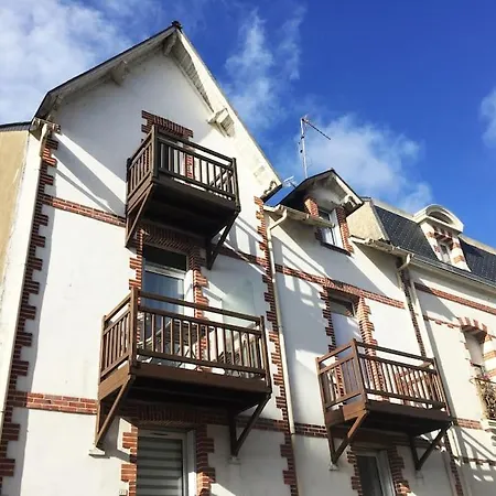 Bord De Proche Du Port 500m De La Baule