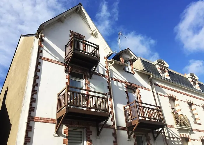 Bord De Proche Du Port 500m De La Baule