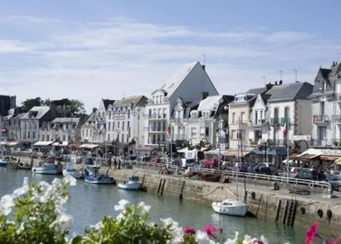 Bord De Proche Du Port 500m De La Baule Le Pouliguen