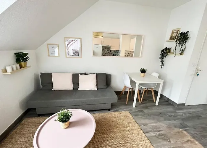 Bord De Proche Du Port 500m De La Baule Le Pouliguen